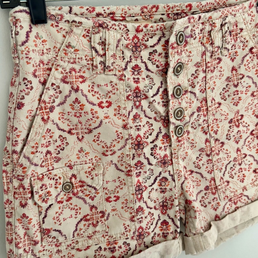 Anthropologie Pilcro The Wanderer
Floral Shorts - Picture 4 of 9